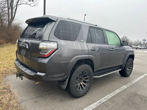 Used 2014 Toyota 4Runner SR5 image 14