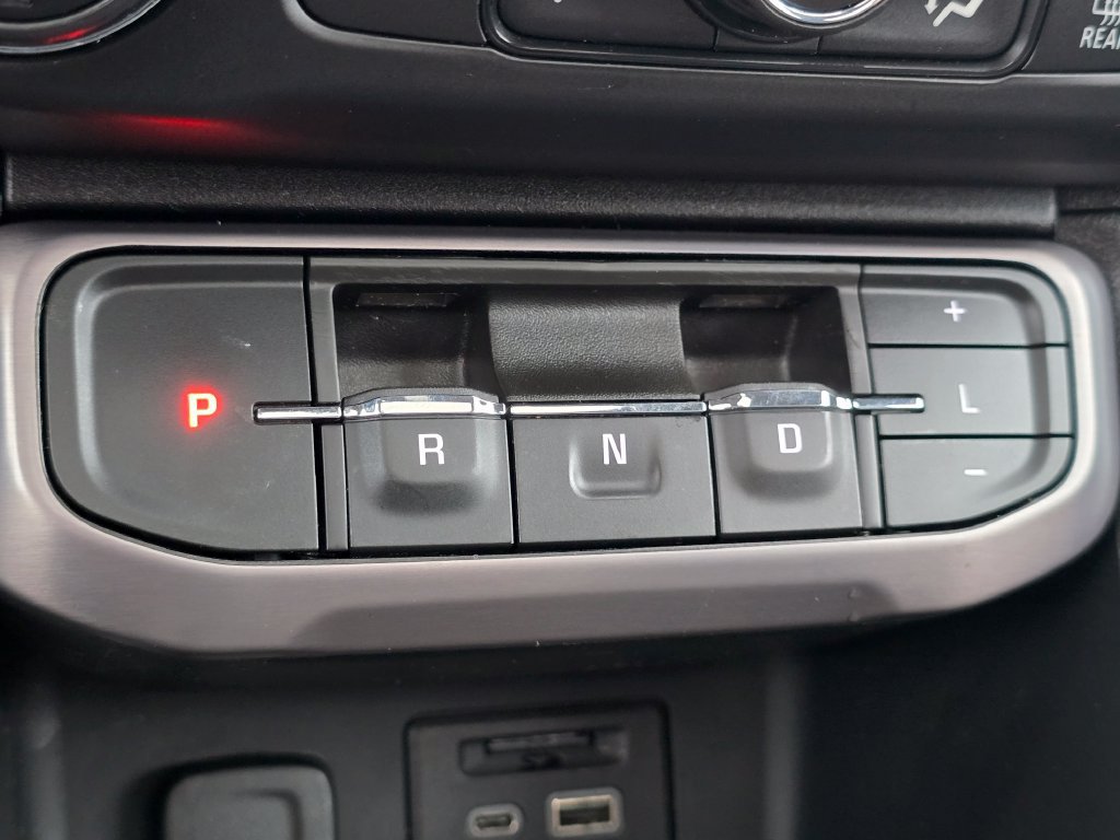 Used 2021 GMC Acadia AT4 w/ Technology Package AWD/4WD image 29