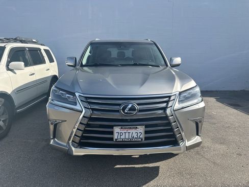 Used 2016 Lexus LX 570 4WD image 2