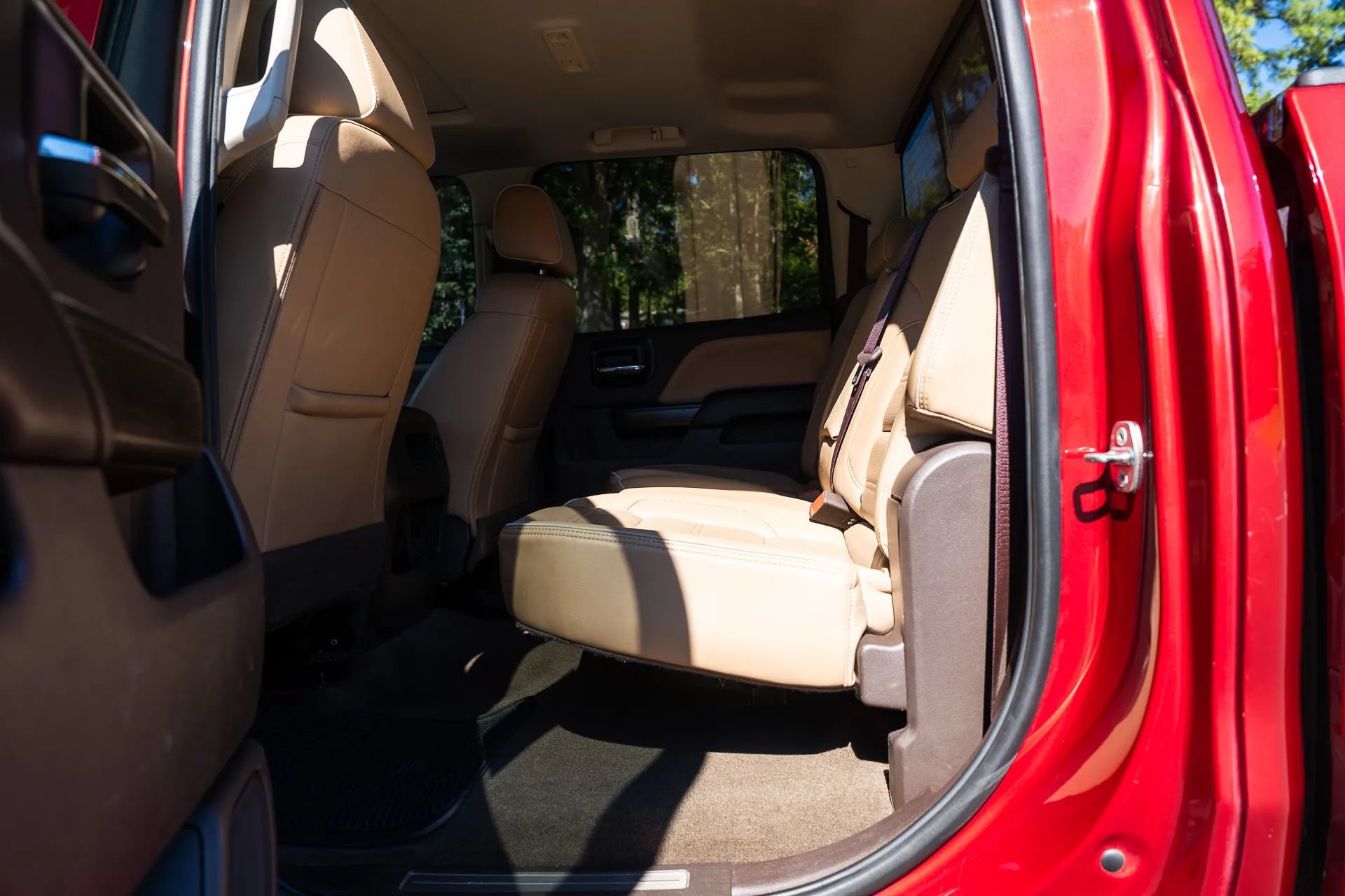 Used 2018 GMC Sierra 2500 Denali w/ Duramax Plus Package AWD/4WD image 28