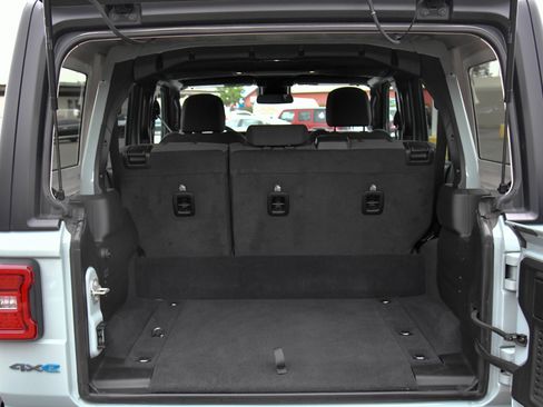 Used 2024 Jeep Wrangler Willys image 40