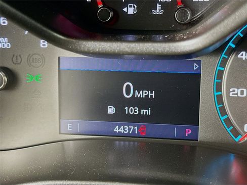 Used 2021 Chevrolet Colorado Z71 AWD/4WD image 2
