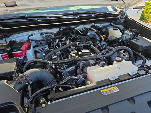 Used 2025 Toyota Tacoma SR5 AWD/4WD image 29