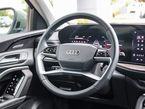 Certified 2025 Audi Q5 Premium w/ Premium Plus AWD/4WD image 17