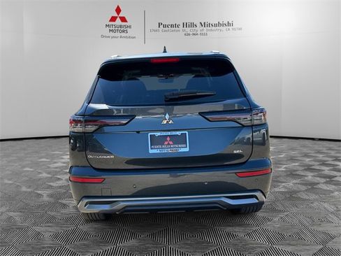 New 2025 Mitsubishi Outlander SEL image 6