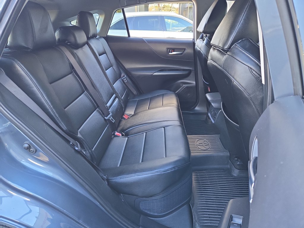 Used 2023 Toyota Venza LE AWD/4WD image 16