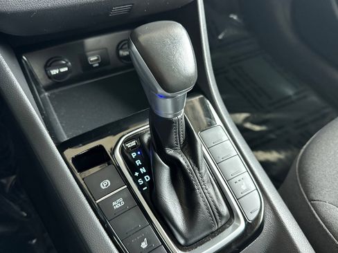 Used 2022 Hyundai Ioniq SE image 22