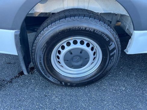 Used 2023 Mercedes-Benz Sprinter 2500 image 42