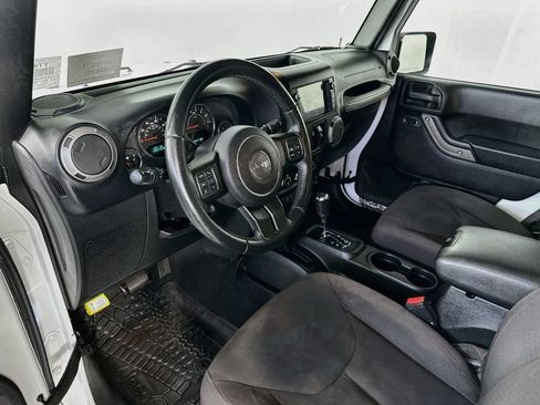Used 2015 Jeep Wrangler Unlimited Sport w/ Quick Order Package 24S AWD/4WD image 30