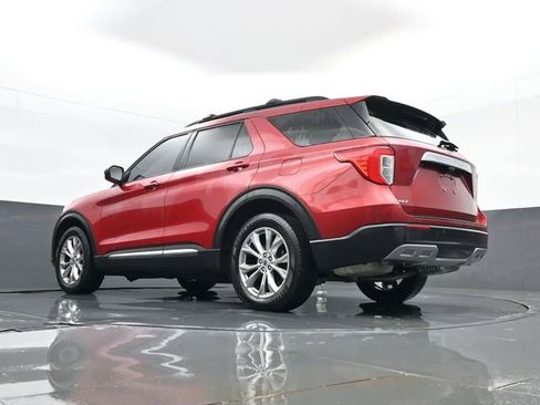 Used 2020 Ford Explorer XLT w/ Equipment Group 202A AWD/4WD image 27