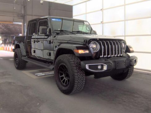 Used 2023 Jeep Gladiator Overland w/ Popular Equipment Package AWD/4WD image 4