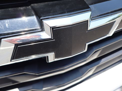 Used 2025 Chevrolet Colorado Z71 w/ Technology Package AWD/4WD image 56
