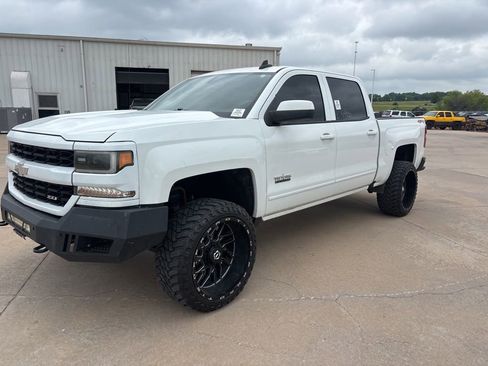 Used 2018 Chevrolet Silverado 1500 LT w/ Texas Edition AWD/4WD image 2