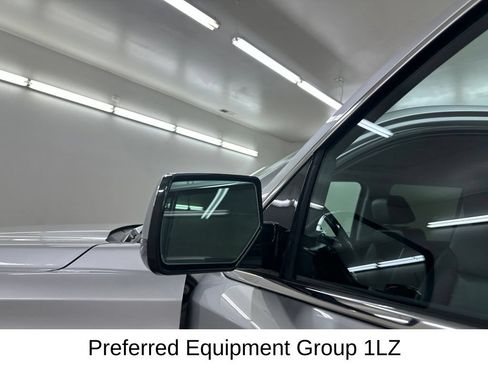 Used 2020 Chevrolet Tahoe Premier AWD/4WD image 18