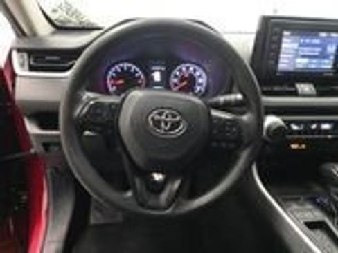 Used 2022 Toyota RAV4 LE image 9