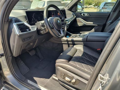 Used 2024 BMW X5 xDrive40i image 2