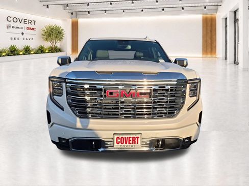 Used 2020 GMC Sierra 1500 AT4 w/ AT4 Premium Package AWD/4WD image 8