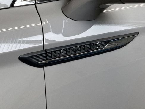 Certified 2023 Lincoln Nautilus Reserve AWD/4WD image 10
