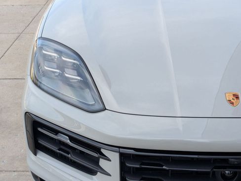 New 2026 Porsche Cayenne image 12