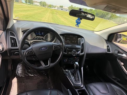 Used 2015 Ford Focus Titanium FWD image 11