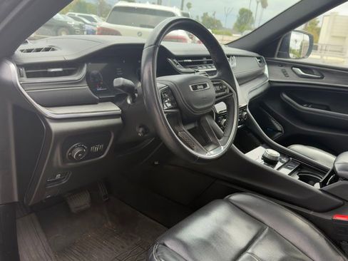Used 2021 Jeep Grand Cherokee L Overland w/ Luxury Tech Group IV AWD/4WD image 6