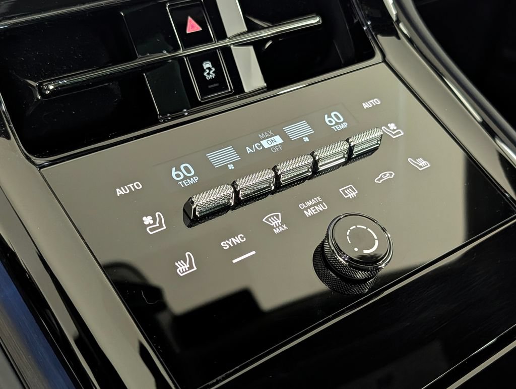 Certified 2026 Porsche Panamera GTS AWD/4WD image 35