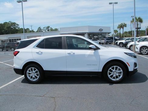 Used 2022 Chevrolet Equinox LT FWD image 2