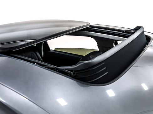 Used 2022 Audi e-tron Premium w/ Convenience Plus Package image 23