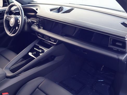 New 2026 Porsche Macan Electric image 25