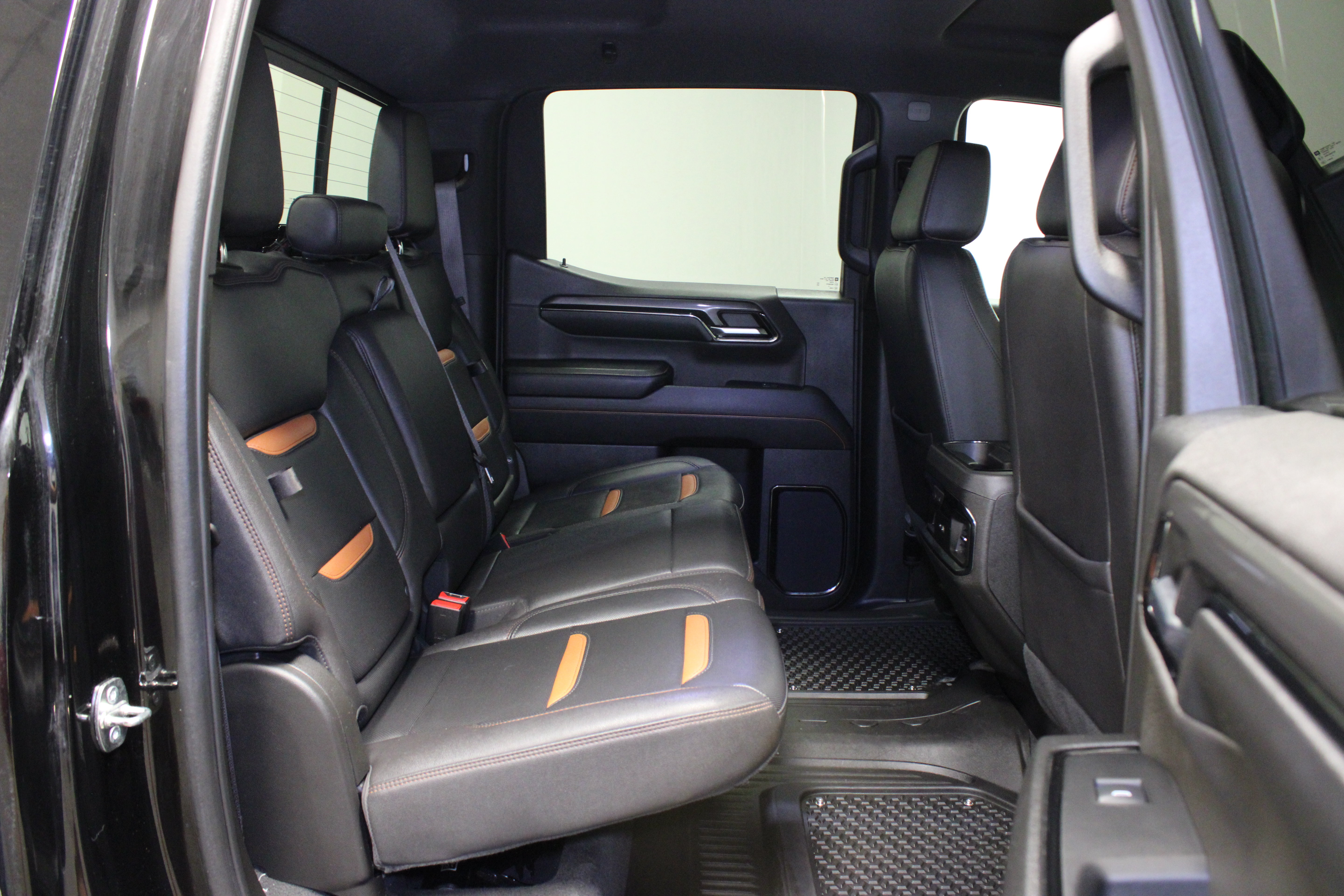 Used 2023 GMC Sierra 1500 AT4 w/ Technology Package AWD/4WD image 16