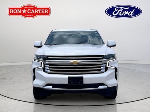 Used 2021 Chevrolet Tahoe High Country w/ Premium Package RWD image 2