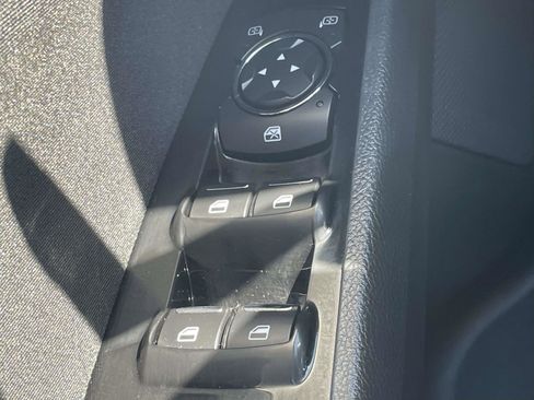 Used 2016 Ford Fusion SE FWD image 22