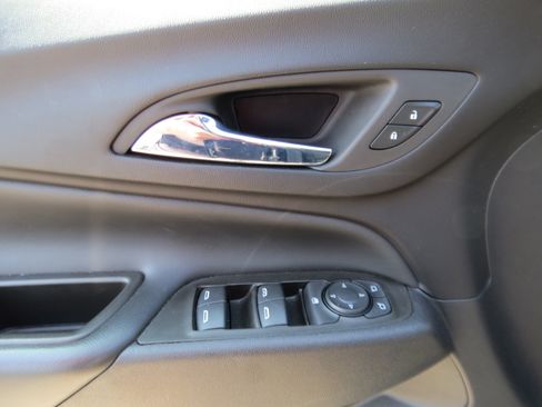 Used 2024 Chevrolet Equinox LT AWD/4WD image 17