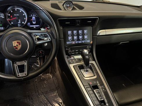 Used 2019 Porsche 911 Turbo image 4