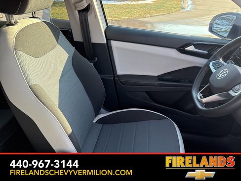 Used 2025 Volkswagen Taos S image 29