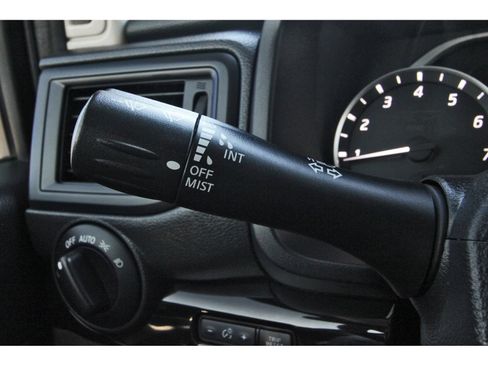 Used 2022 Nissan Titan SV AWD/4WD image 20