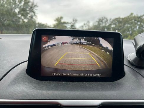 Used 2018 MAZDA MAZDA3 Touring image 24