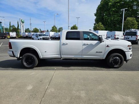 New 2026 RAM 3500 Limited AWD/4WD image 6