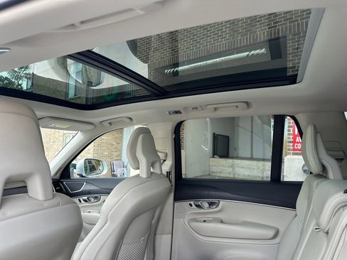 Used 2020 Volvo XC90 T5 Momentum w/ Protection Package image 21