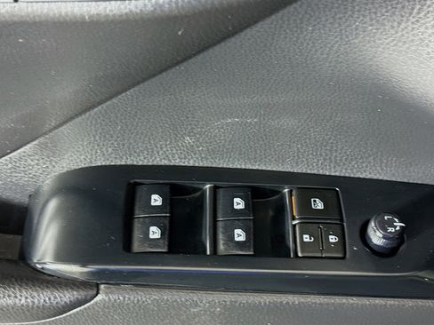 Used 2020 Toyota Camry LE FWD image 23