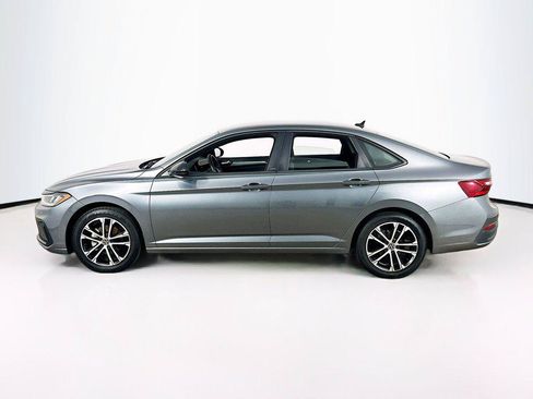Certified 2025 Volkswagen Jetta Sport FWD image 8