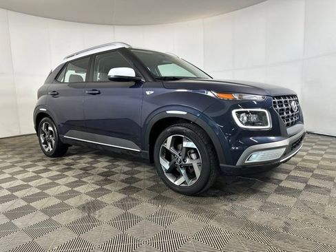 Certified 2023 Hyundai Venue Limited image 2