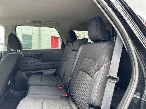 Used 2024 Nissan Pathfinder S AWD/4WD image 14