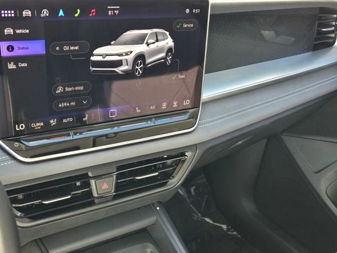 Certified 2025 Volkswagen Tiguan SE w/ Panoramic Sunroof Package AWD/4WD image 21