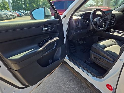 Used 2023 Nissan Pathfinder SL w/ SL Premium Package AWD/4WD image 29