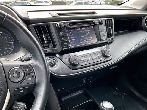Used 2017 Toyota RAV4 XLE image 6