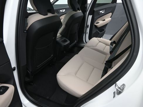 New 2026 Volvo XC60 B5 Core image 28