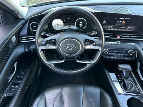 Used 2022 Hyundai Elantra Limited w/ Cargo Package FWD image 14