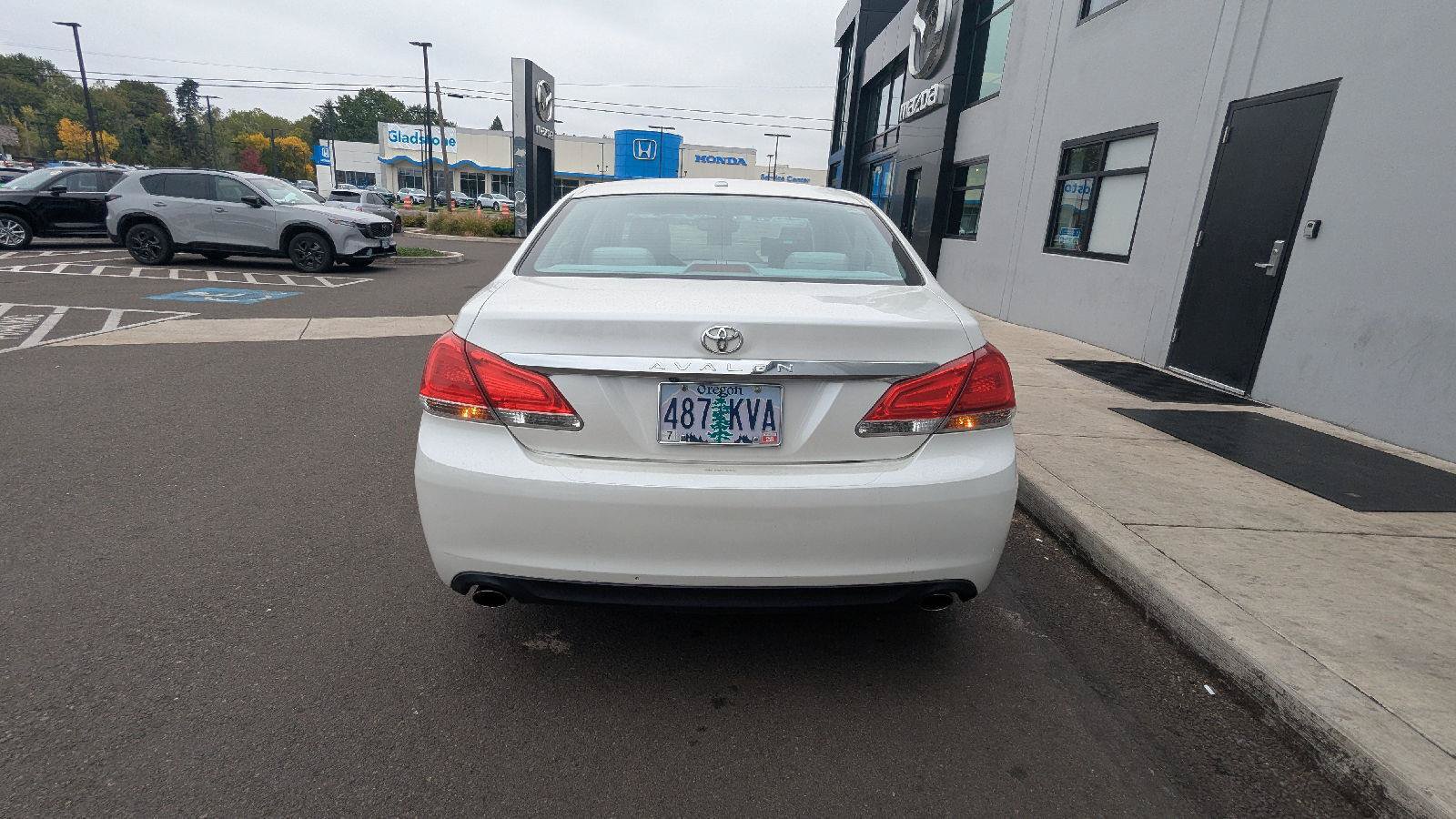 Used 2011 Toyota Avalon Limited FWD image 7