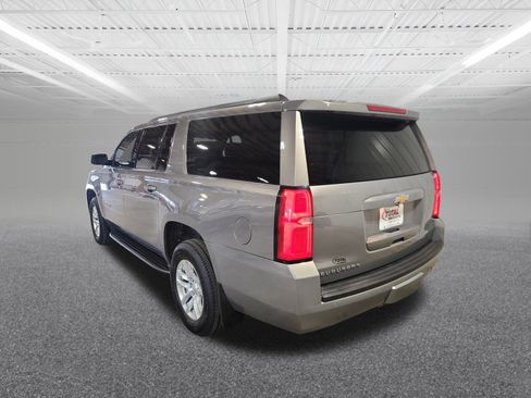 Used 2019 Chevrolet Suburban LT w/ Luxury Package image 8